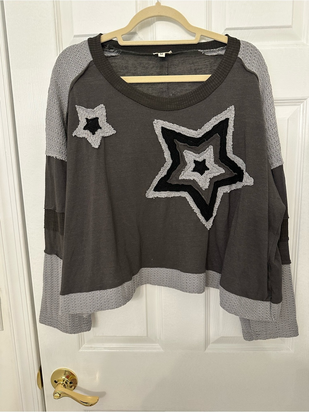Gray Star Appliqué Lightweight Sweater